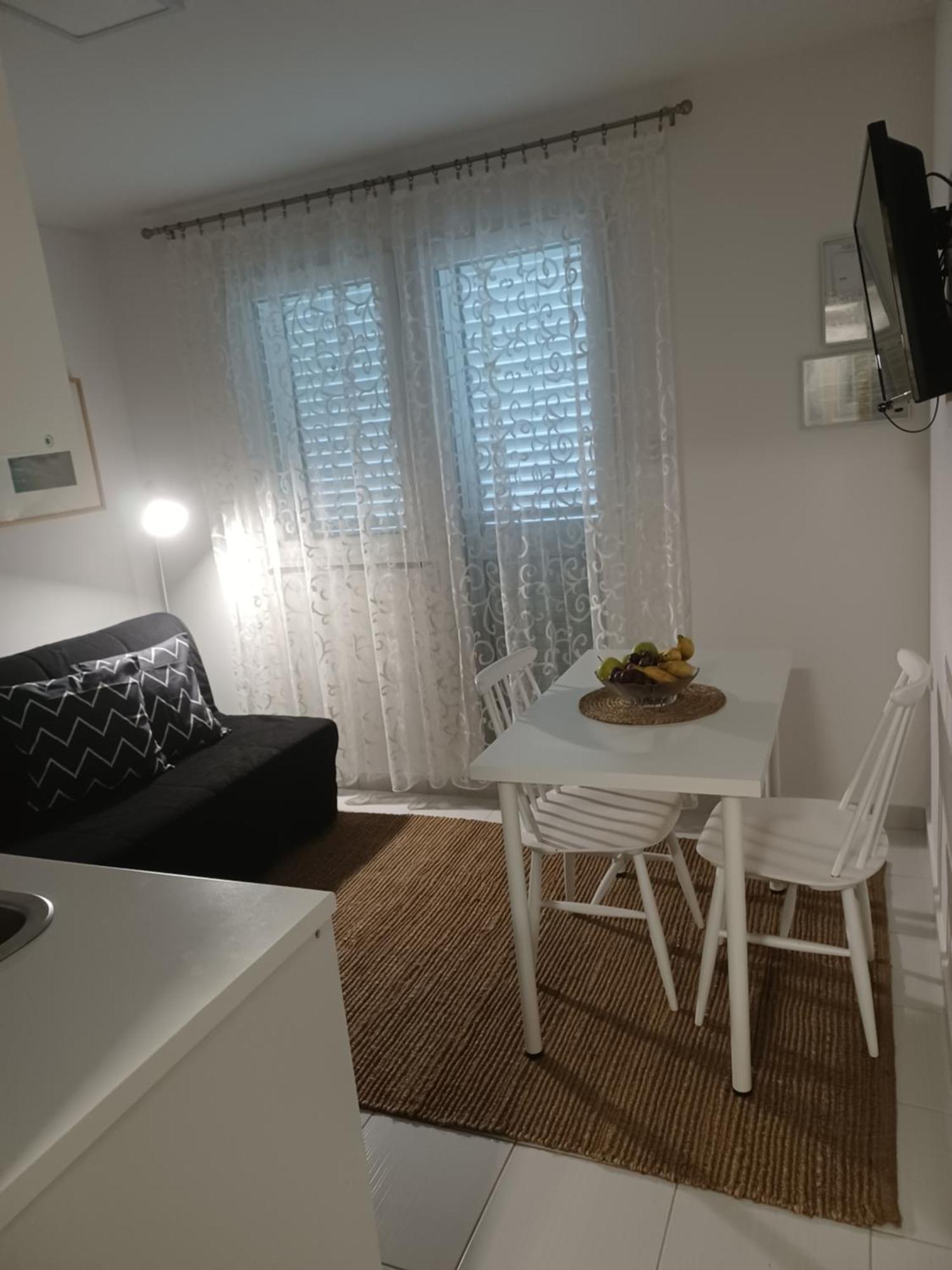 Apartmani Ana - Meka Draga Obrovac Extérieur photo